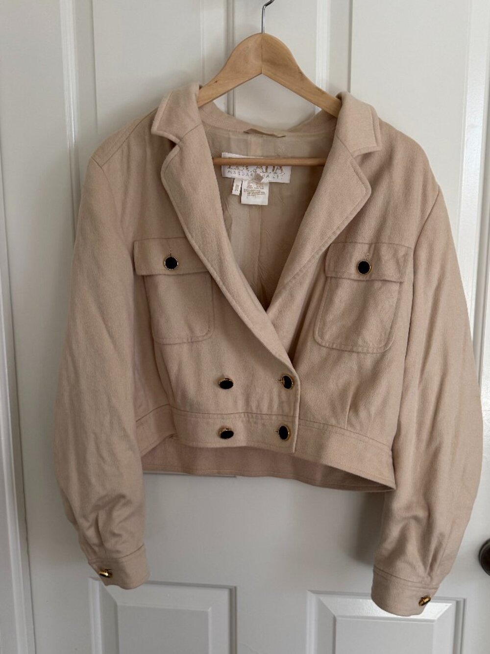 Vintage ESCADA Cropped Blazer in Cream, Size 42